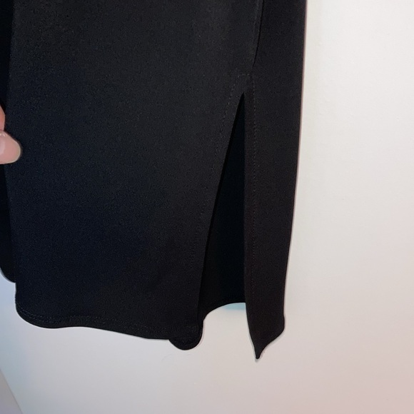 Clara Sun Woo, Size M, Black cut out Shoulder, Tunic Top - Picture 5 of 11